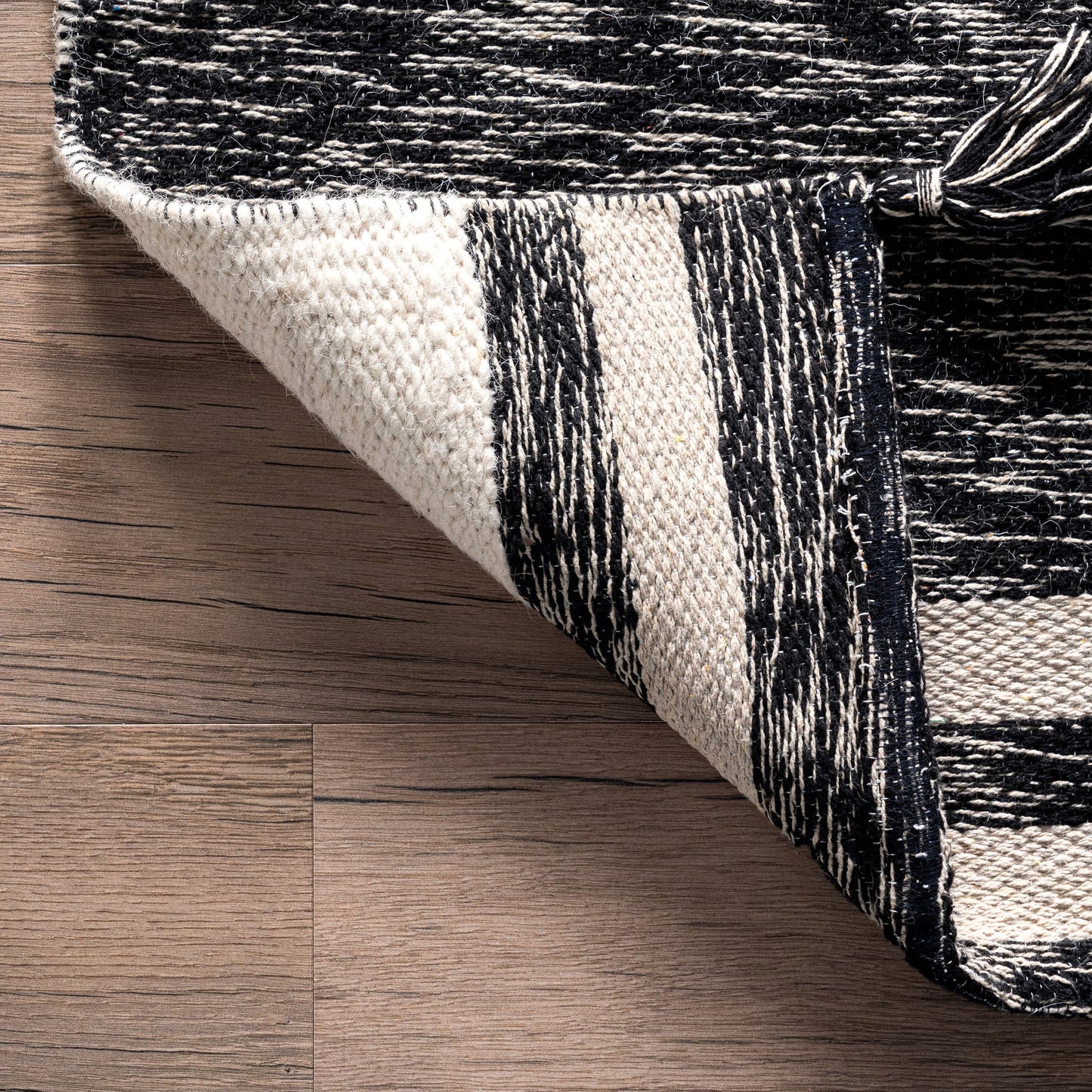 Chasen Cotton and Wool Flatweave Diamond Tassel Area Rug