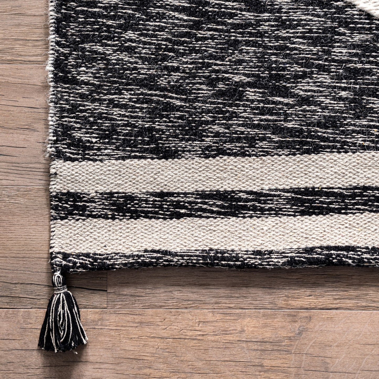 Chasen Cotton and Wool Flatweave Diamond Tassel Area Rug