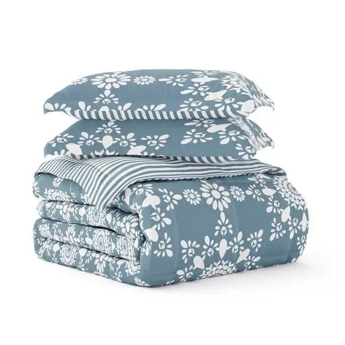 King size 3-Piece Blue and White Reversible Floral Striped Comforter Set
