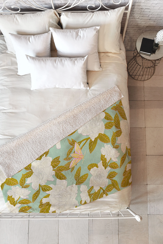 Gardenias Sherpa Throw Blanket - Heavyweight