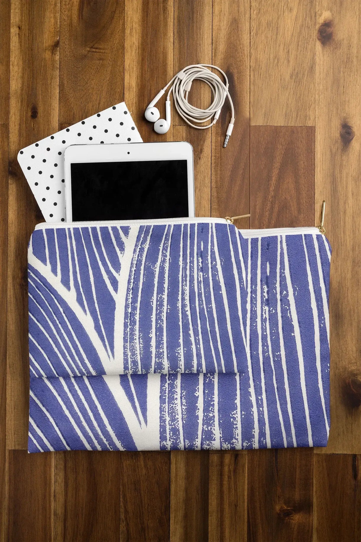 Giant Bloom Zippered Pouch