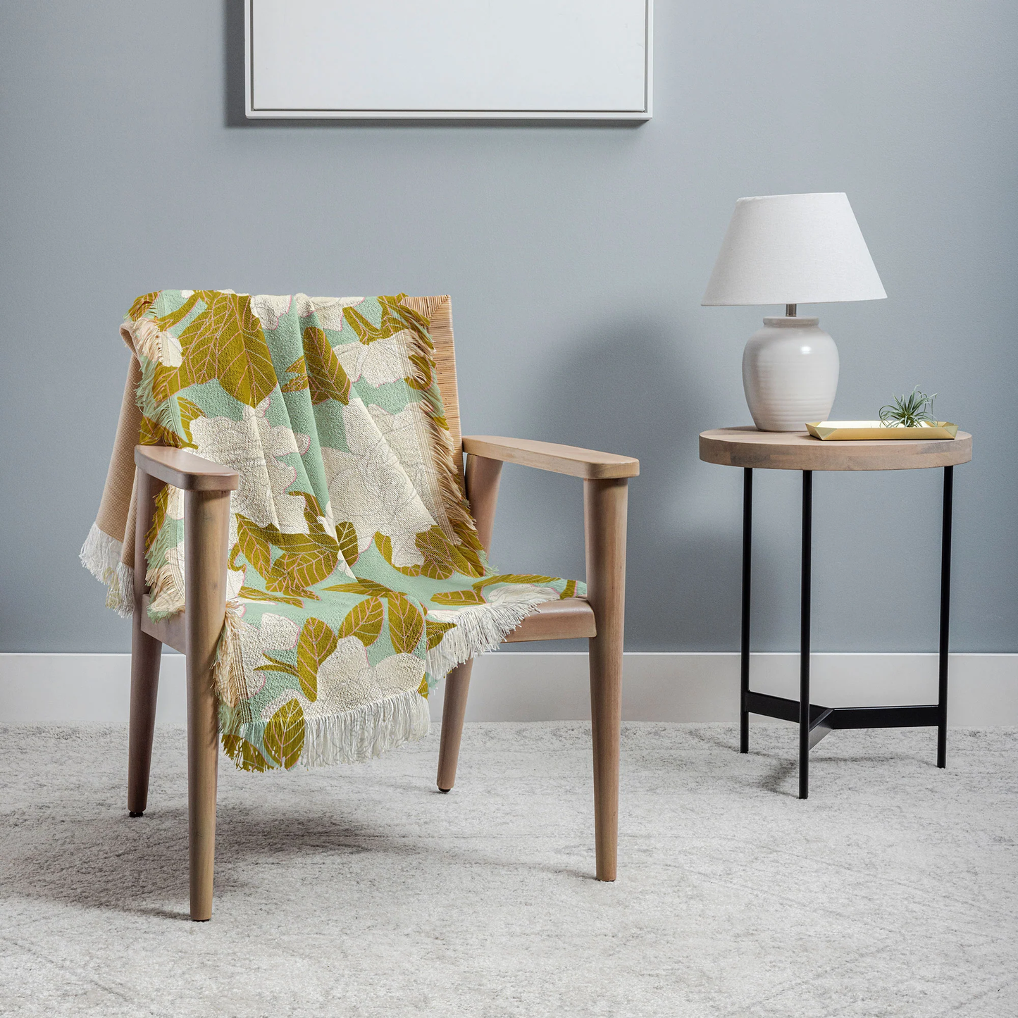 Gardenias Woven Throw Blanket - Midweight