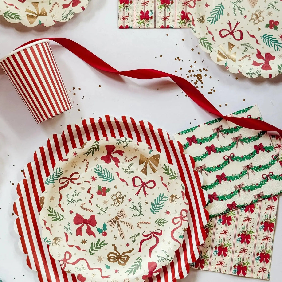 Red Bow Christmas Plates, Ribbons & Cheer (12 Pack)