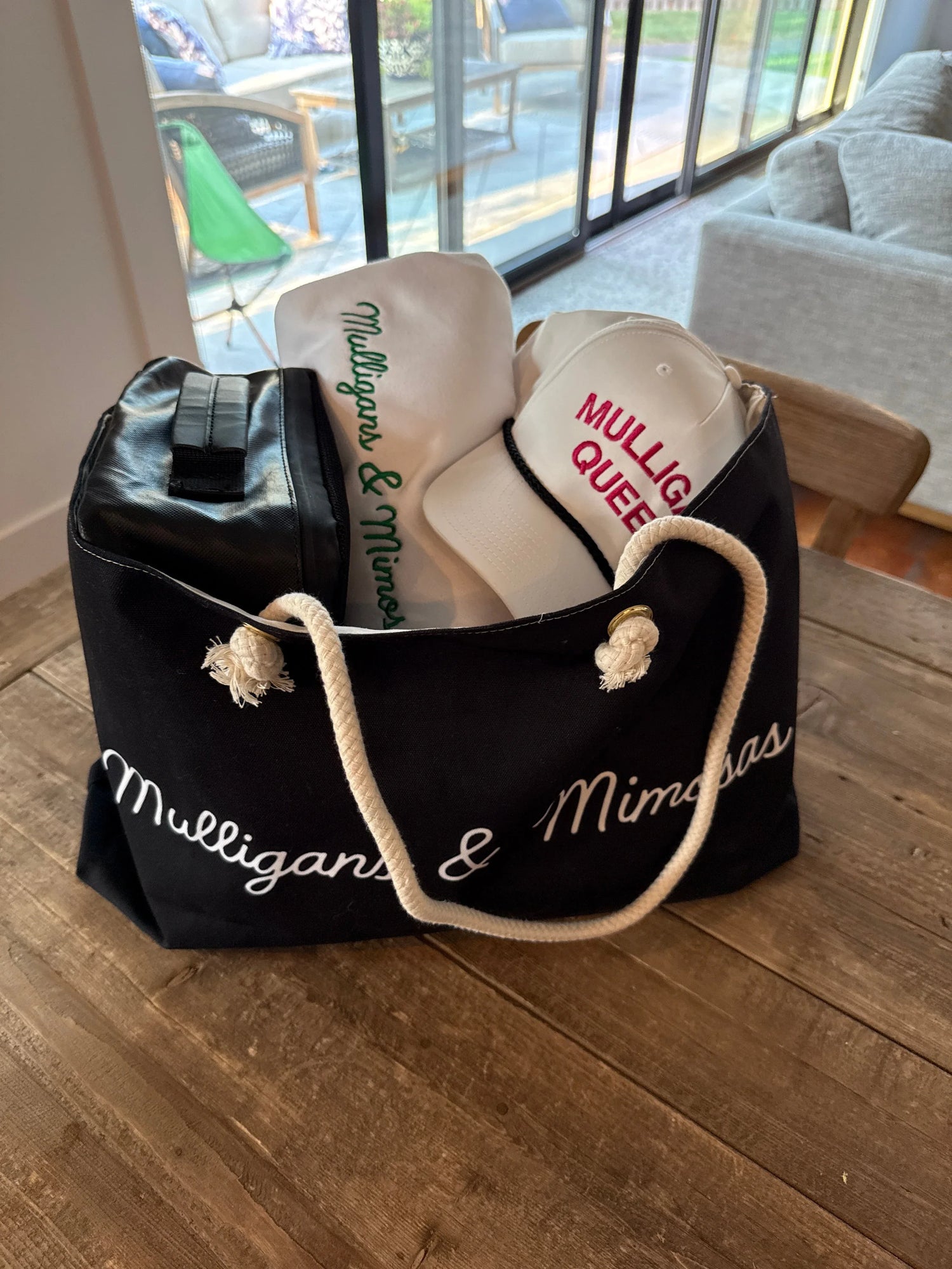 MULLIGANS & MIMOSAS