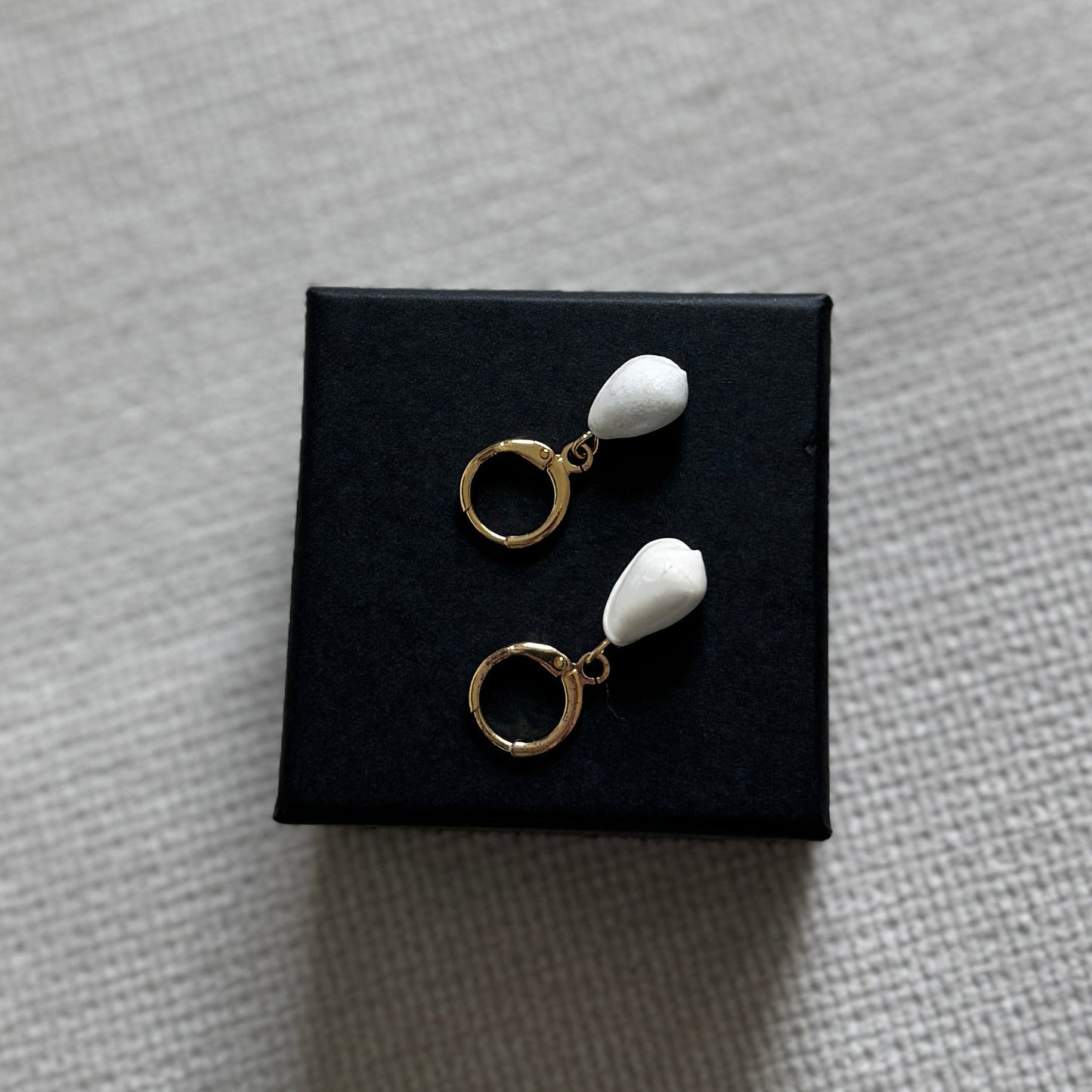 Claire Shell Earrings
