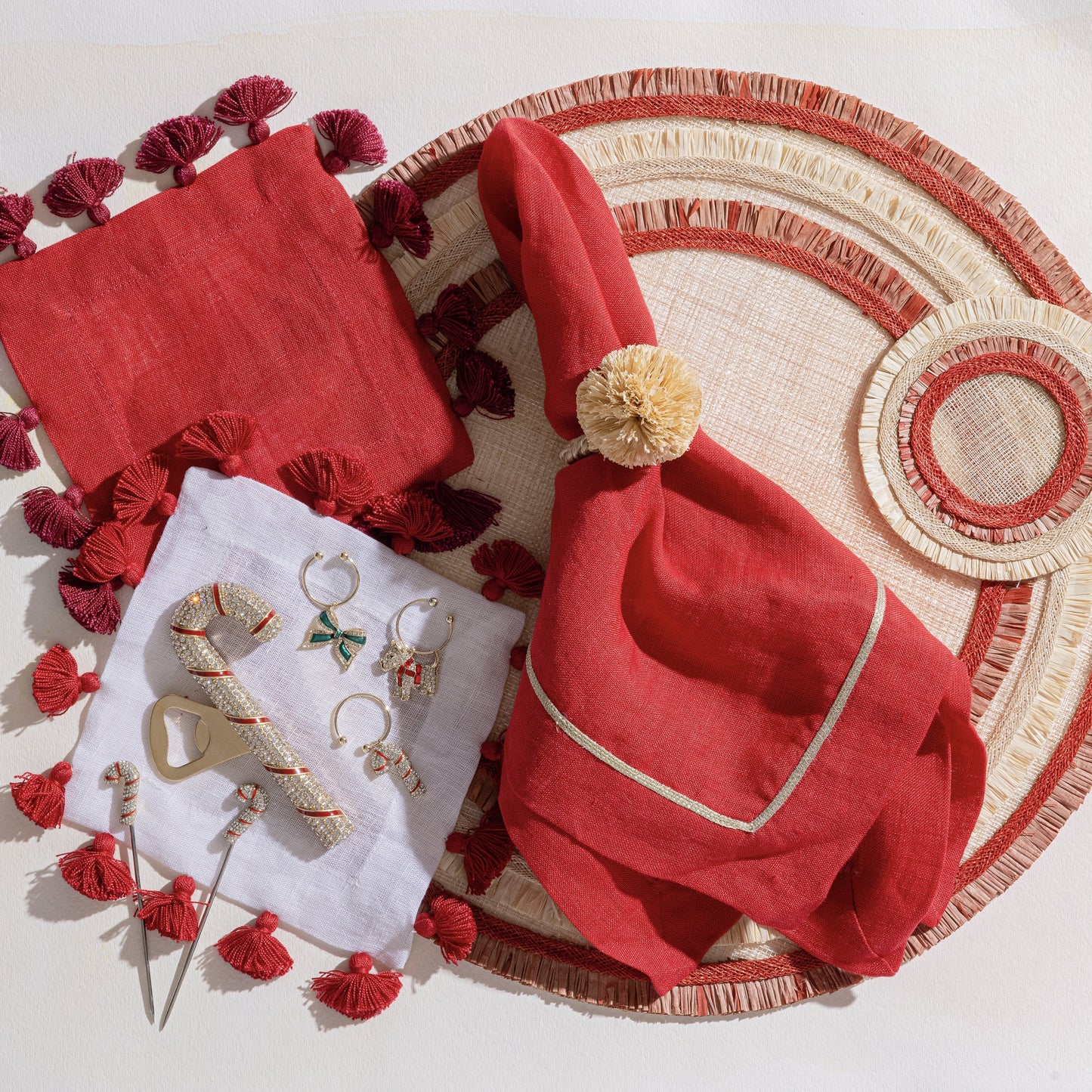 Ruffle edge straw coasters, red
