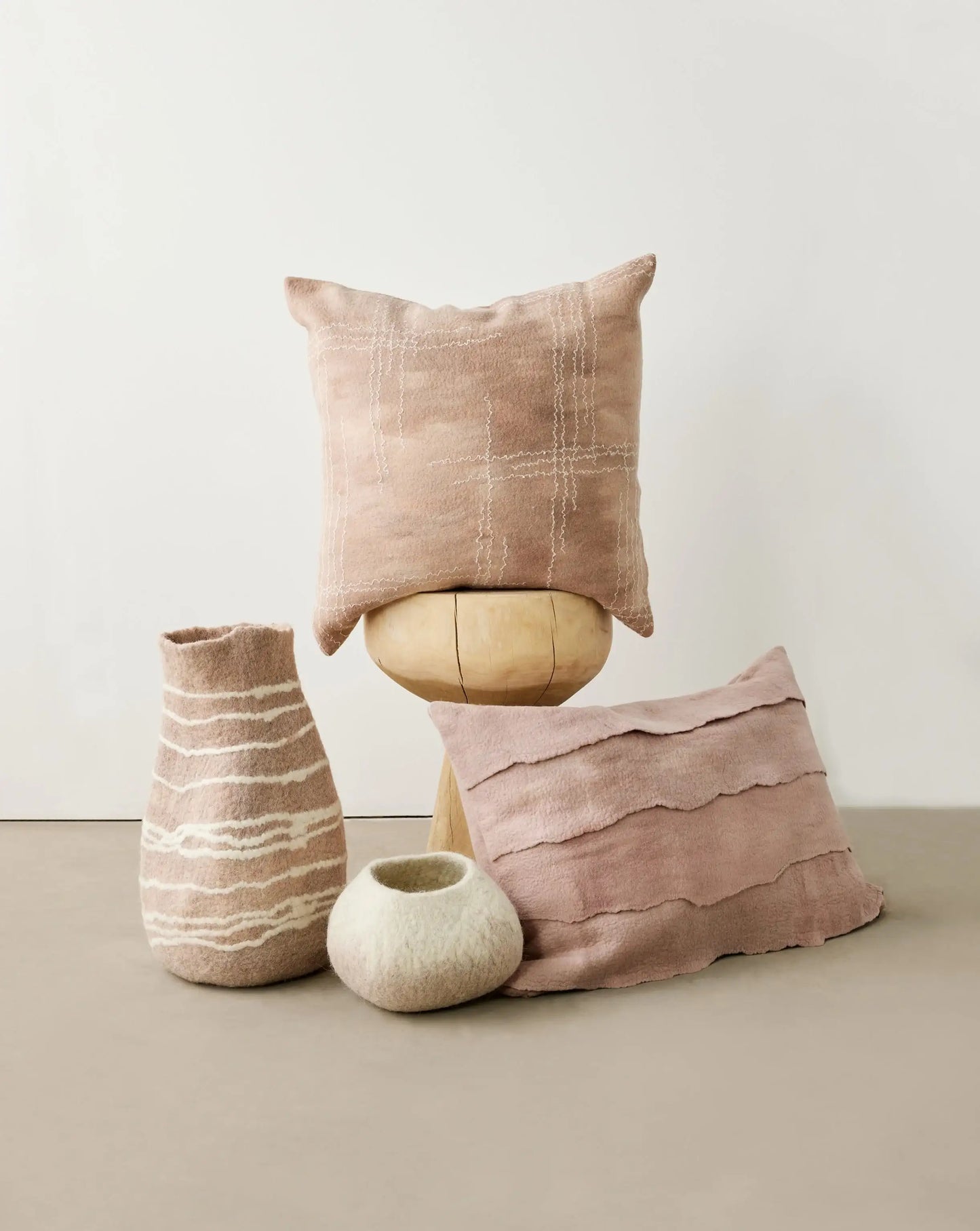 Soft Stone Ombre Decorative Wool Ukhamba Bowl