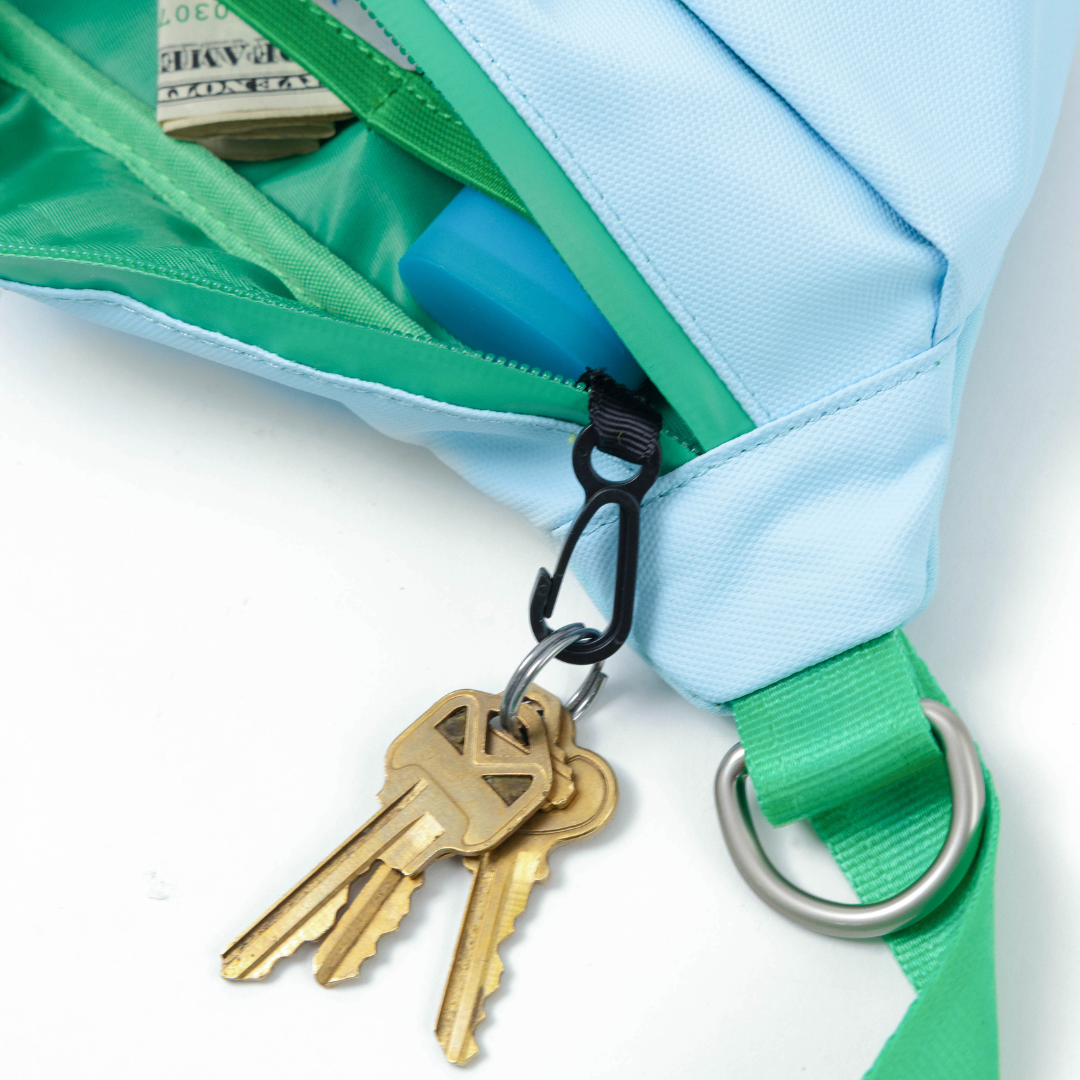 Hands-Free Dog Walking Bag with 4ft Leash