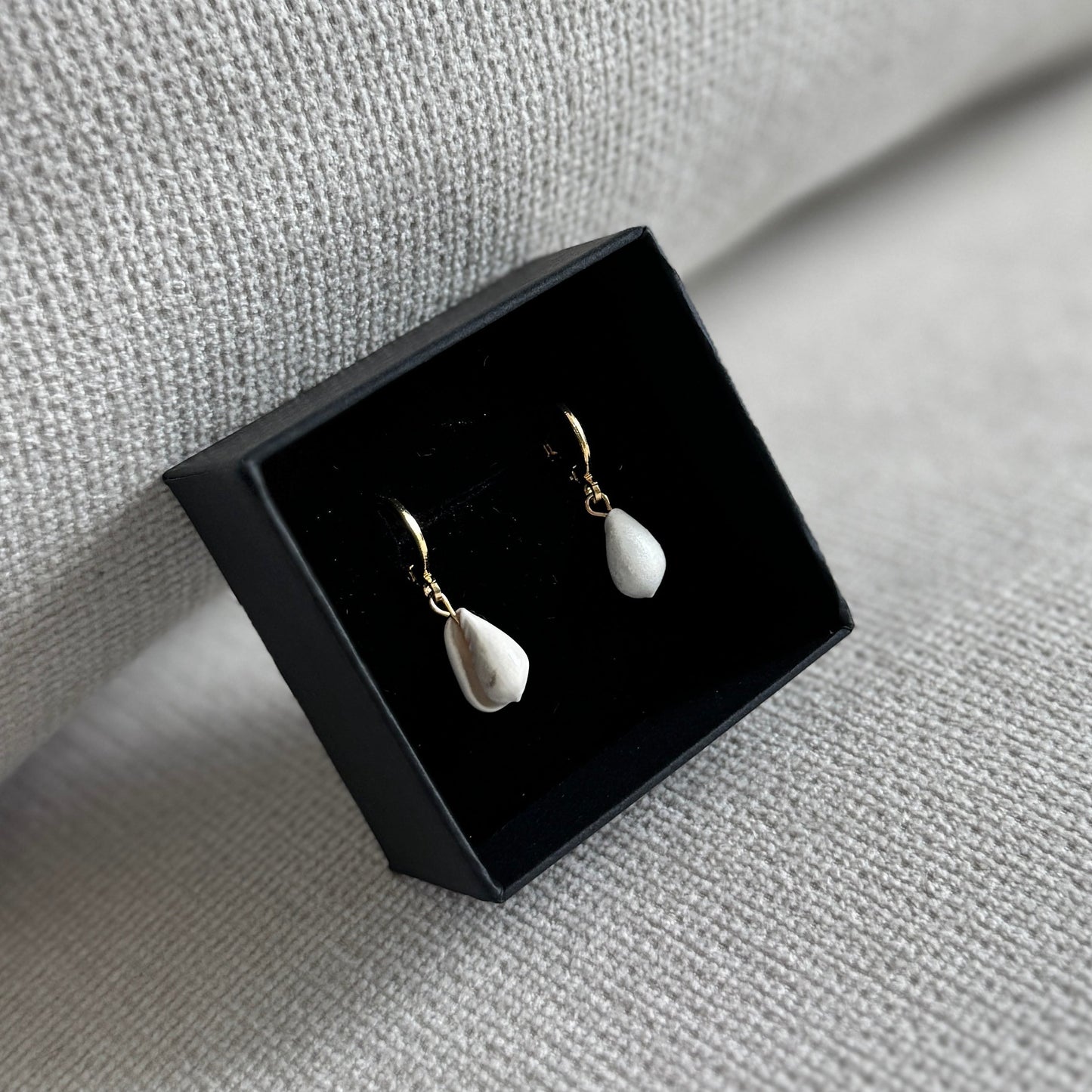 Claire Shell Earrings