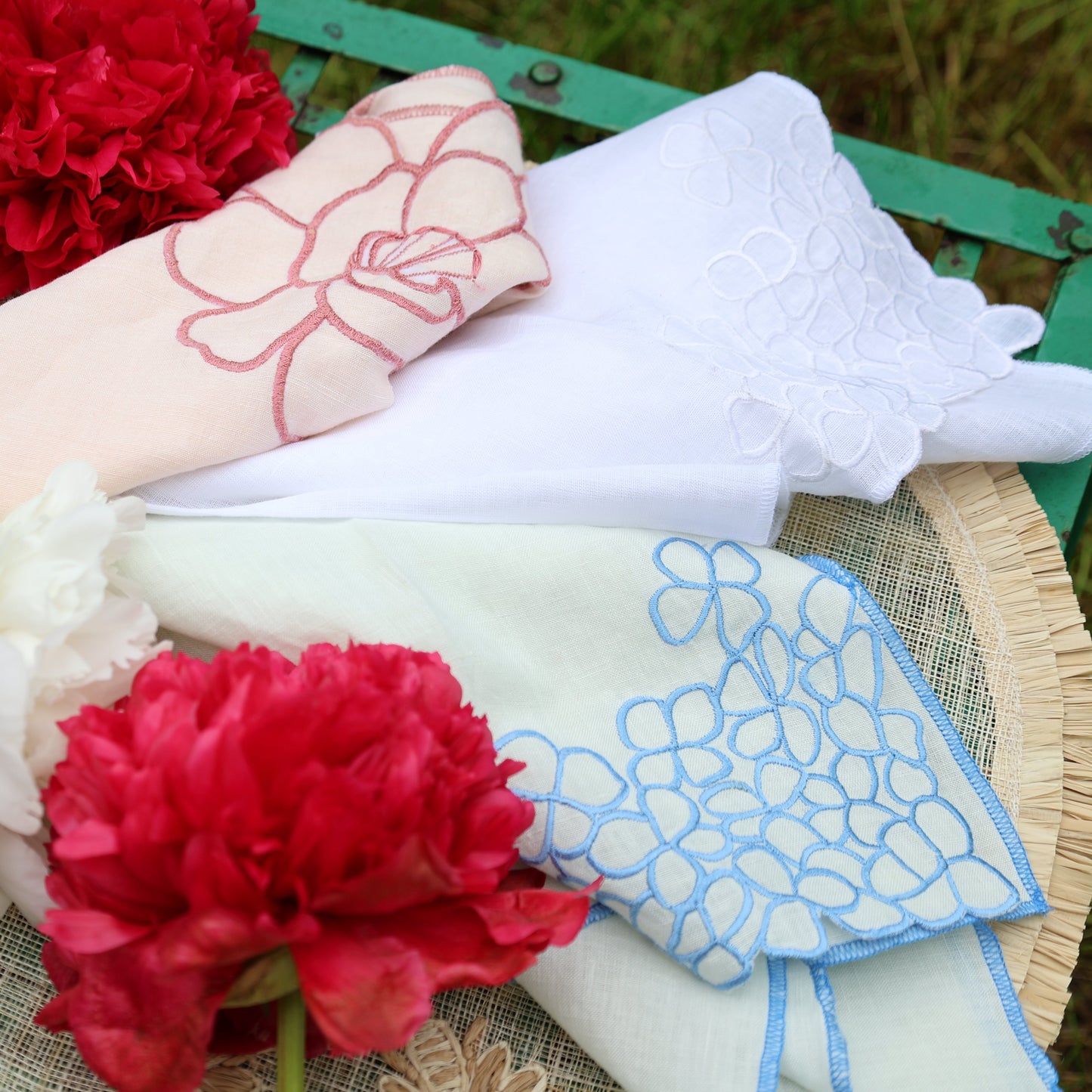 Hydrangea dinner napkins, blue, set of two