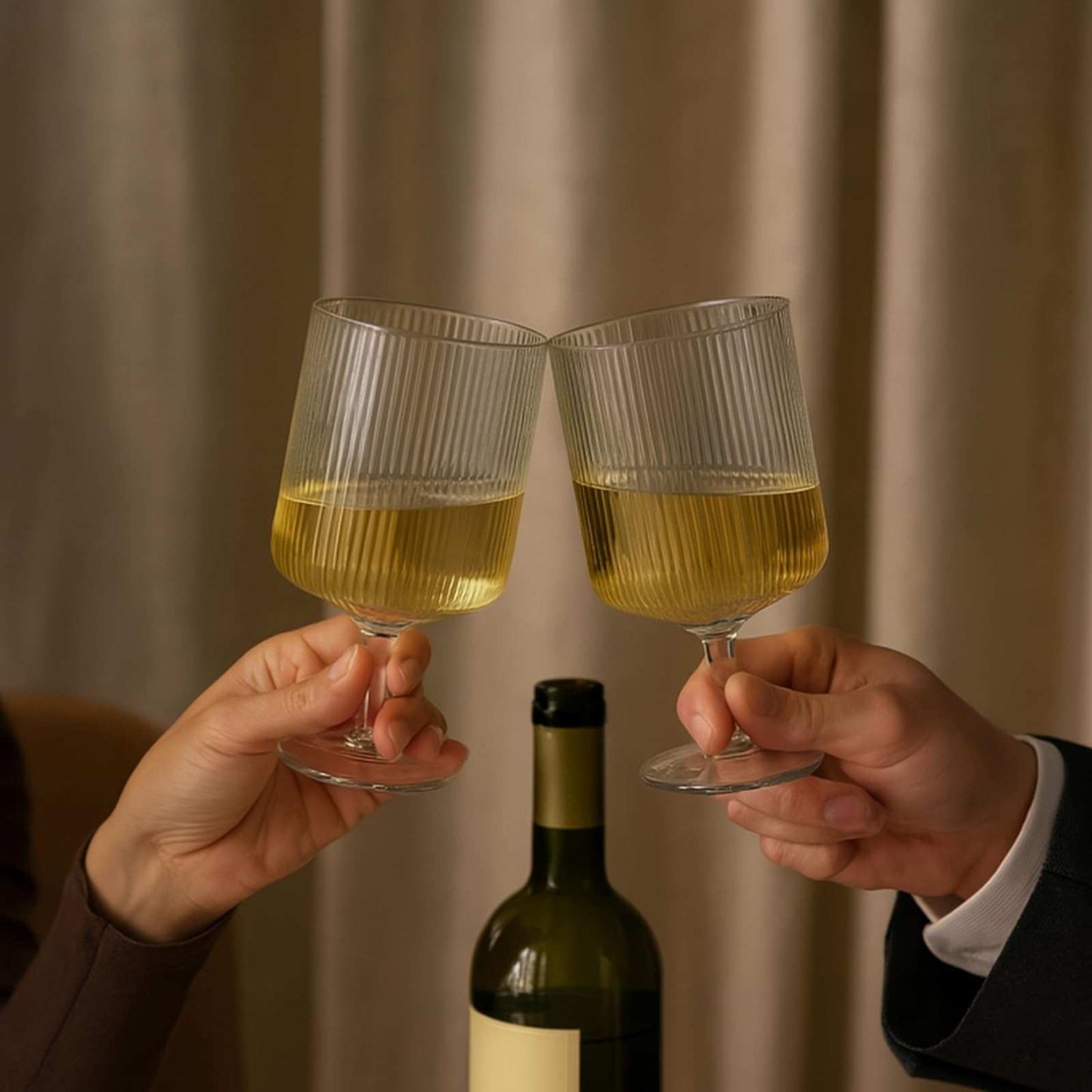 Khen Textured Clear Glass Ribbed Modern Elegant Wine Goblets | Set of 2