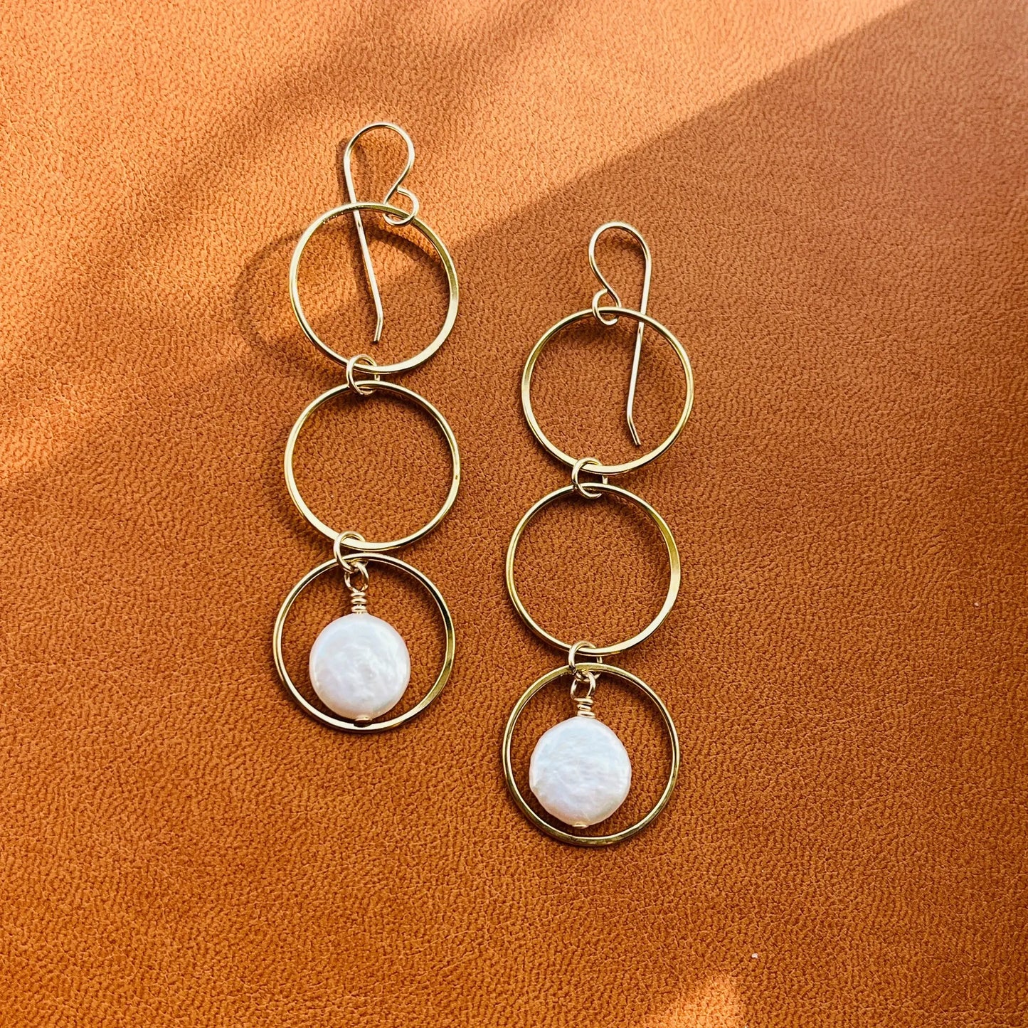SAIL COIN PEARL EARRINGS