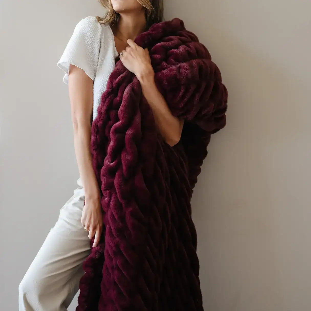 DOUBLE RUCHED FAUX FUR XL THROW BLANKETS