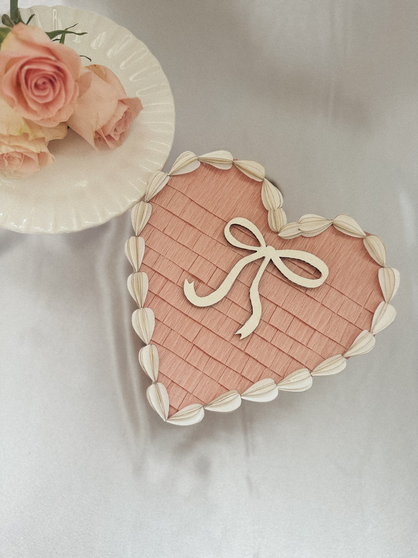 Valentine heart cake piñatas