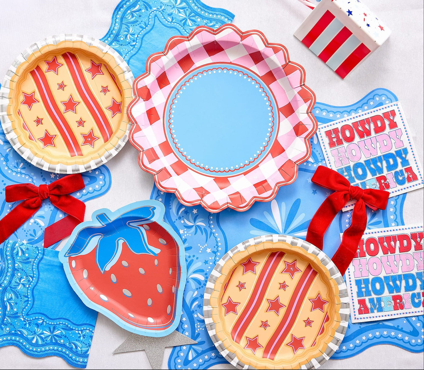 Picnic Perfect Gingham Dinner Plates (10 ct)