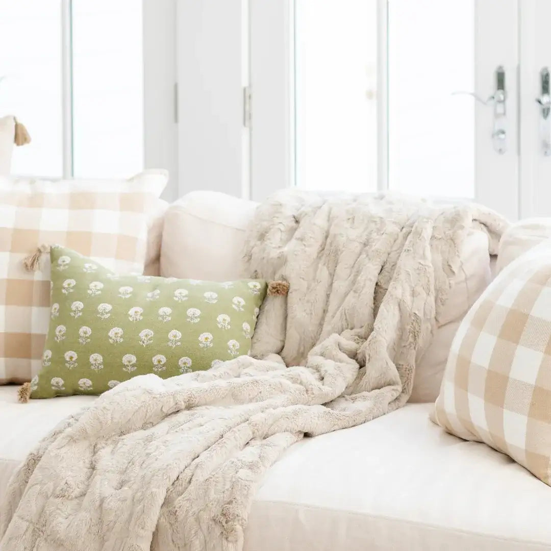 PATTERNED FAUX FUR XL THROW BLANKETS