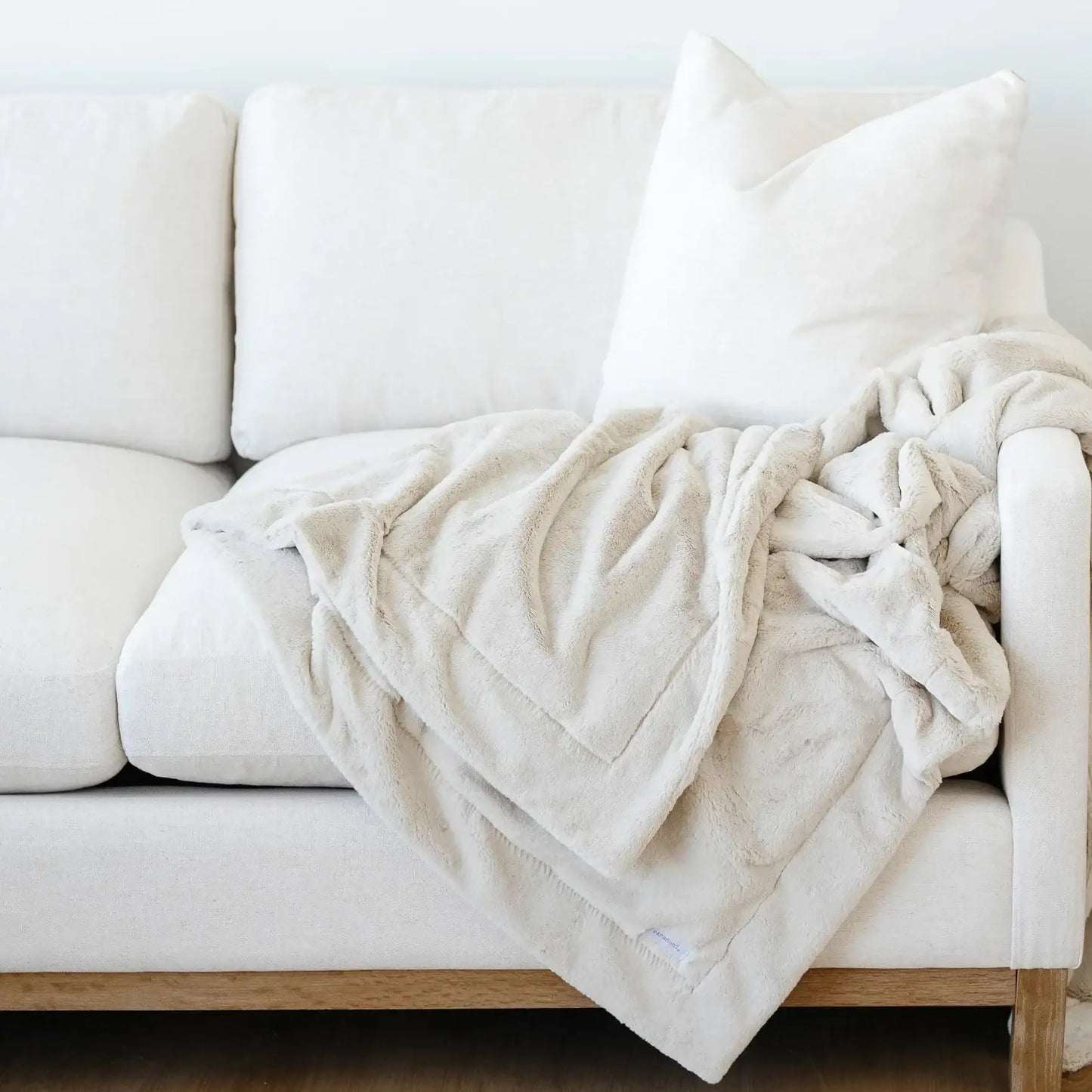 LUSH THROW BLANKETS