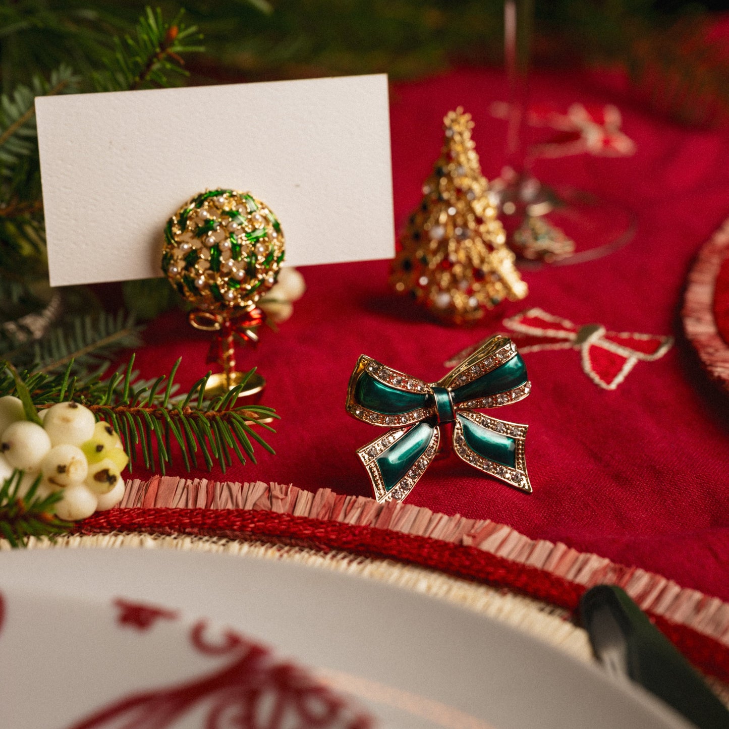 Bow extra large table runner, berry