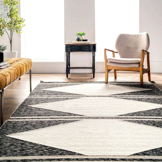 Chasen Cotton and Wool Flatweave Diamond Tassel Area Rug