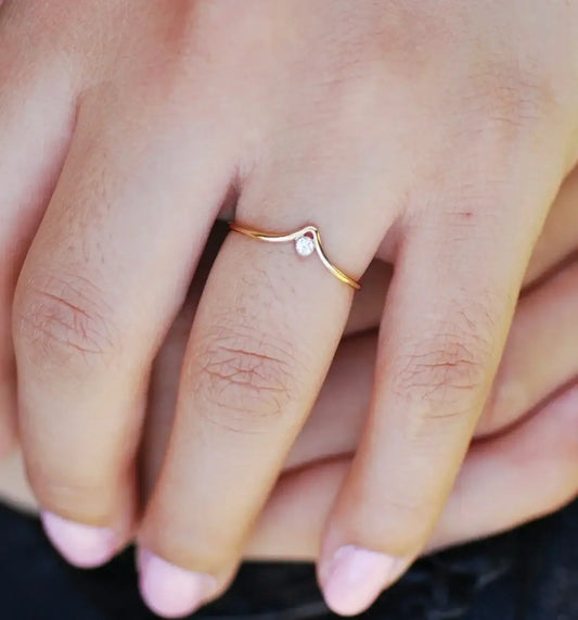 V CUBIC ZIRCONIA DIAMOND RING