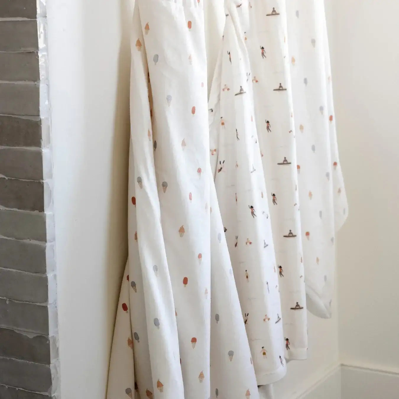 HOODED TOWELS