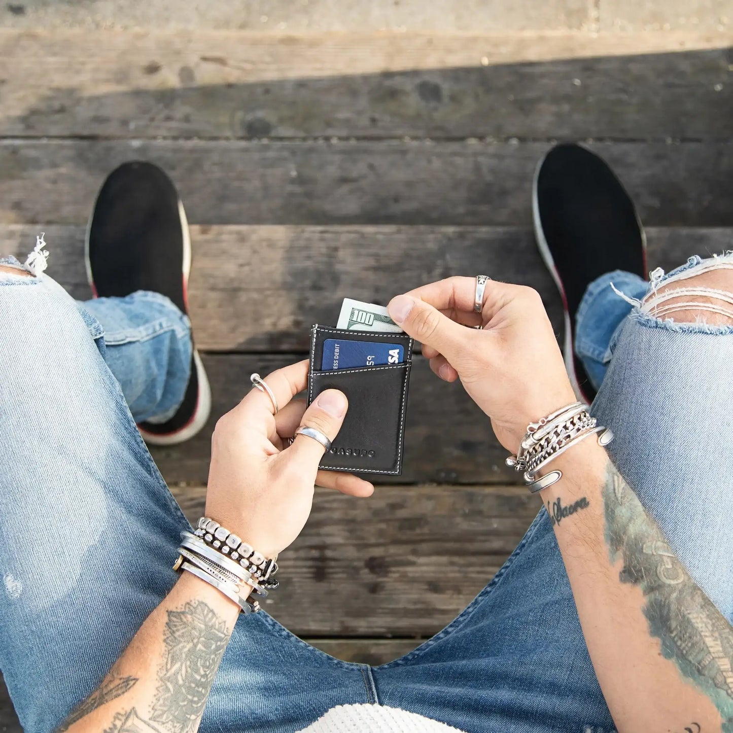 Minimalist Wallet with RFID Protection - Black