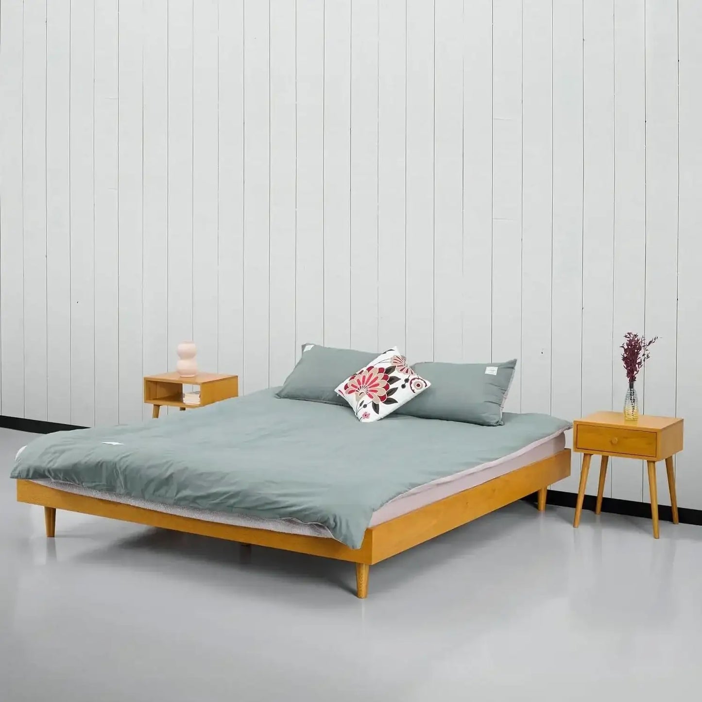 King size Mid-Century Modern Platform Bed Frame in Light Wood Finish