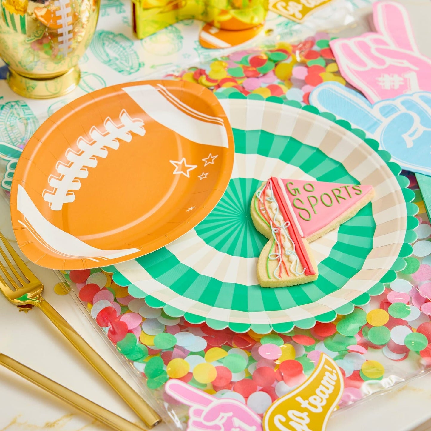 Football Dessert Plates (10 ct)