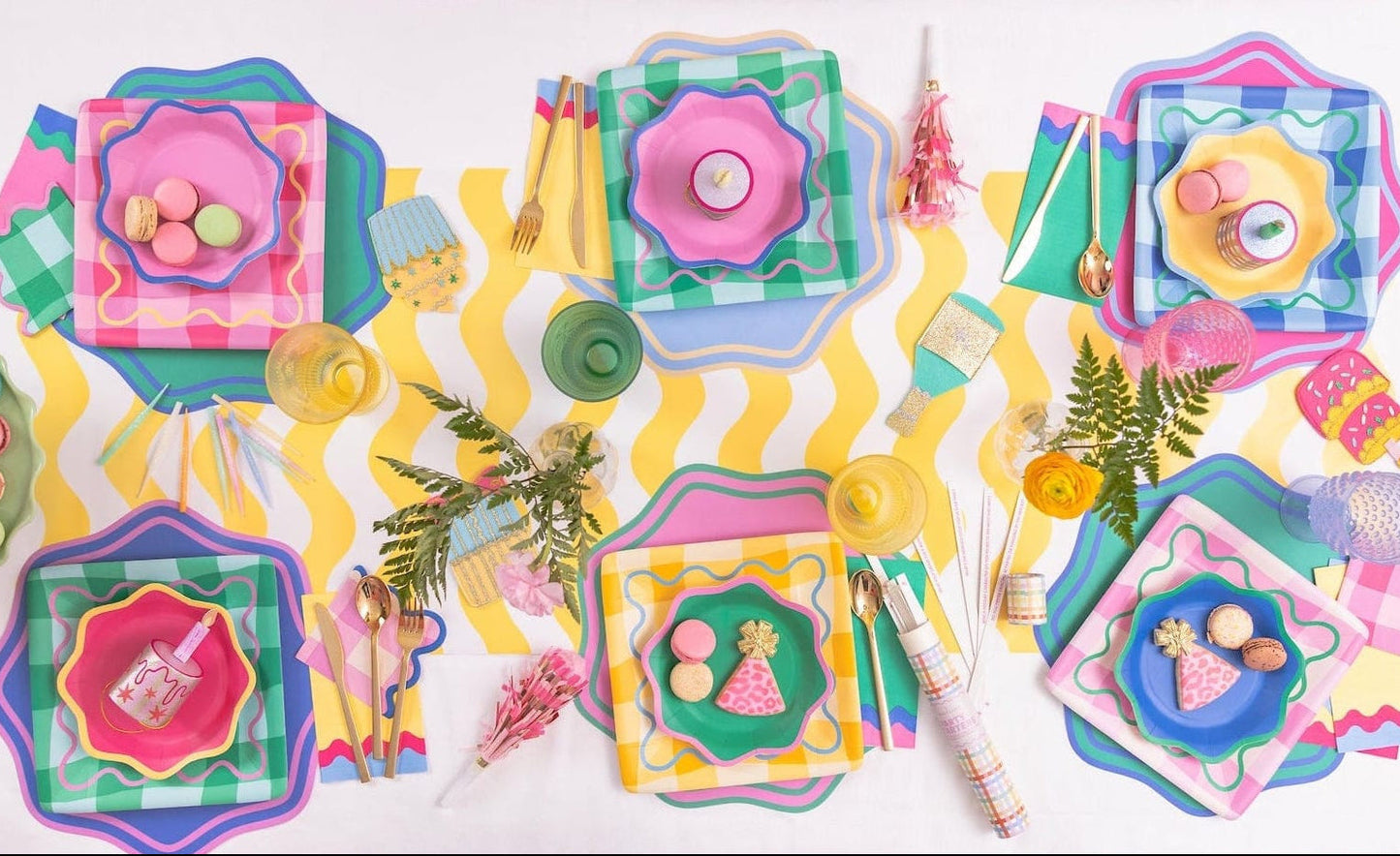 Colorwave Guest Napkins (16 ct)