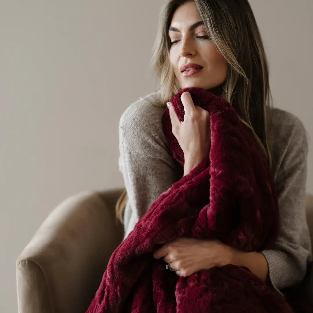 PATTERNED FAUX FUR THROW BLANKETS