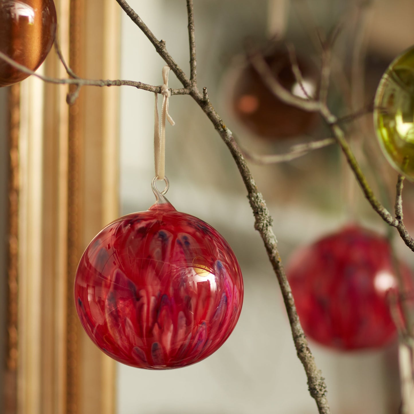 Feather paint large glass balls, red, set of two