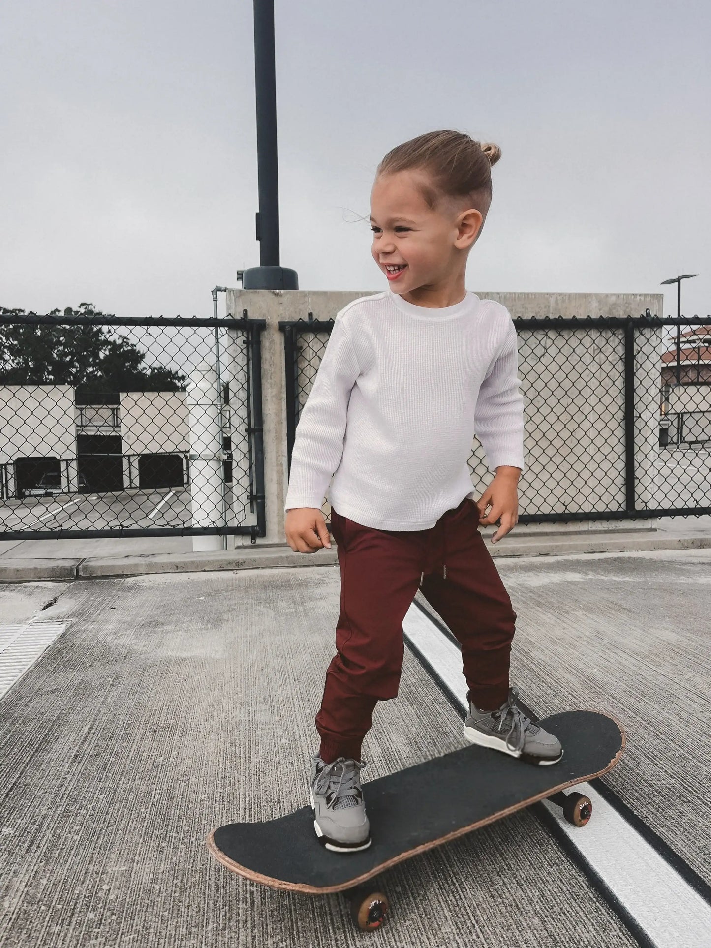 VETERAN SLIM FIT JOGGER - CRIMSON