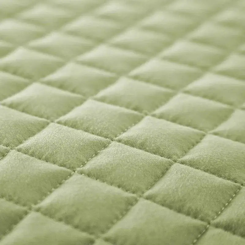 Twin/Twin XL Lightweight Sage Ultra Soft 2-Piece Microfiber Quilt Set