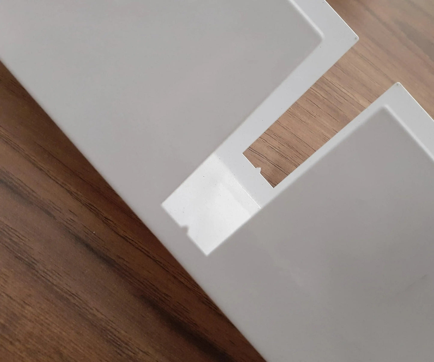 Mita 19'' Adjustable Metal Manufactured Wood Wall Shelf