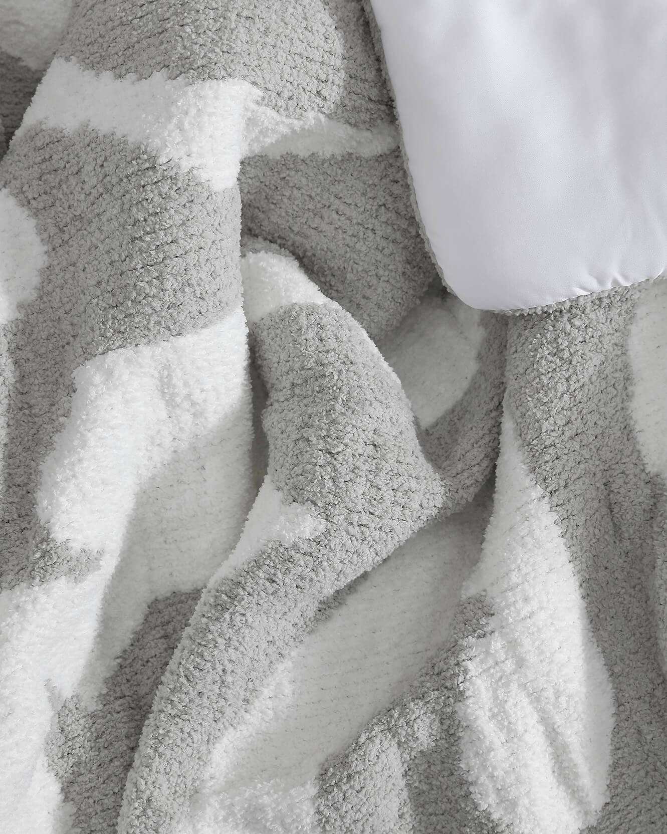 Snug Casablanca Comforter