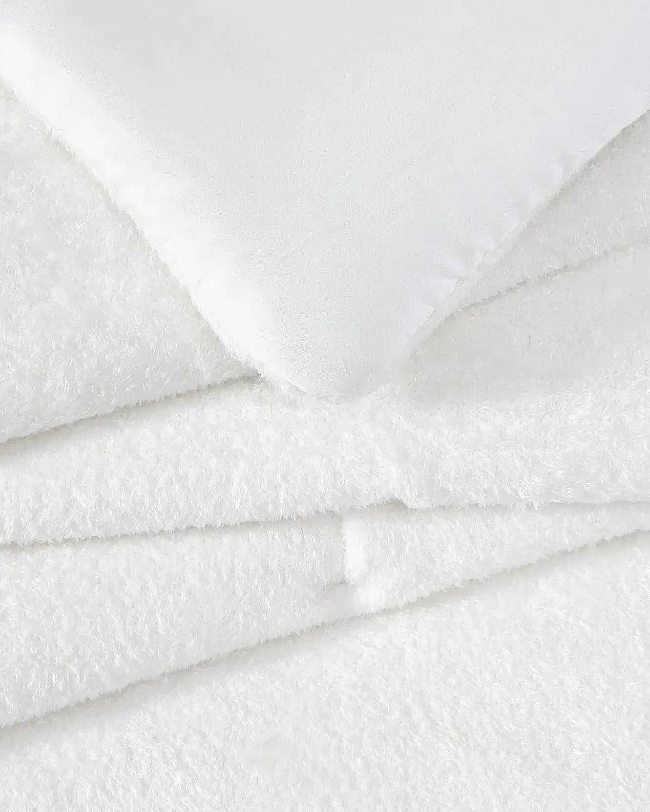 Cloud Silque Stitch Comforter