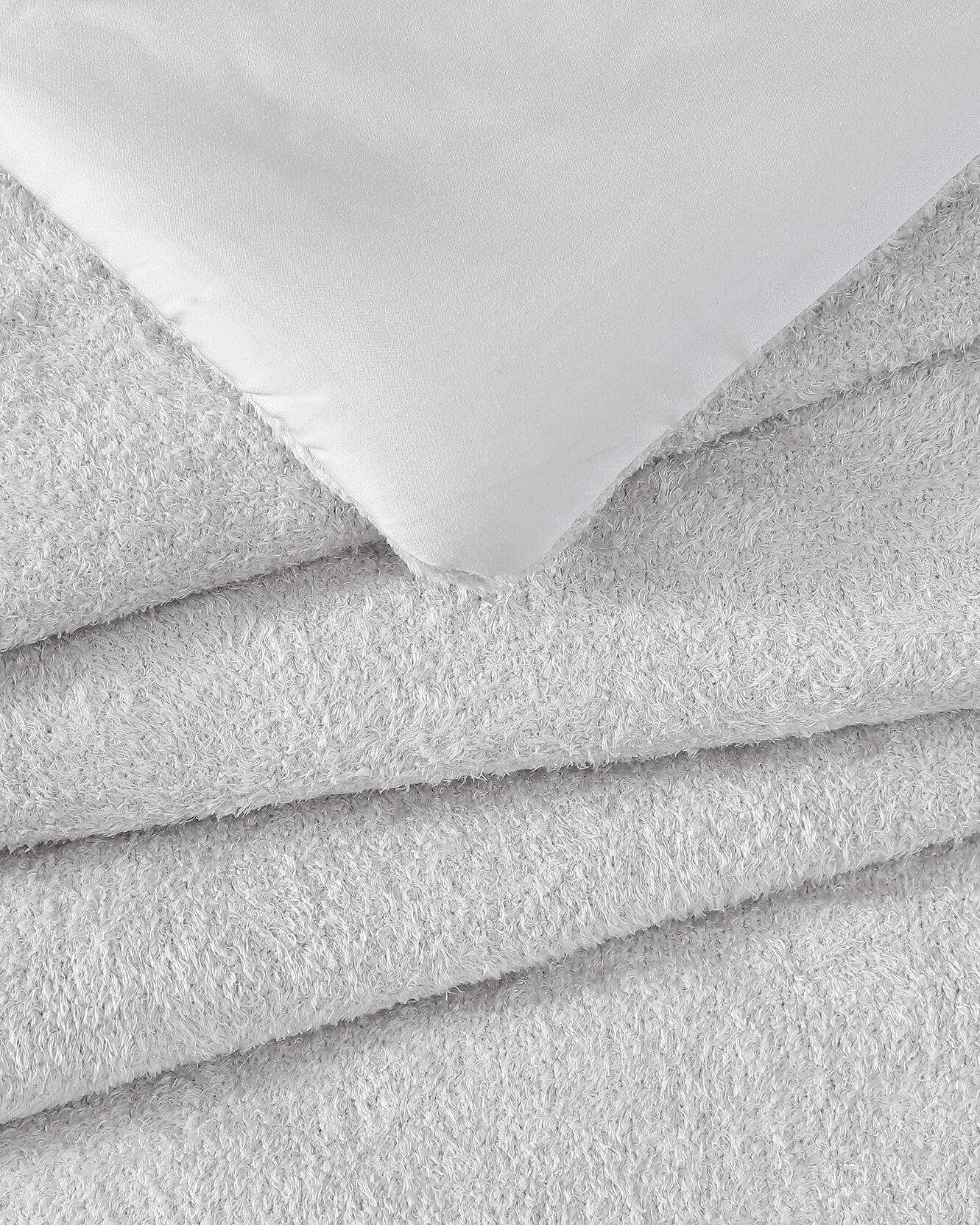 Cloud Silque Stitch Comforter