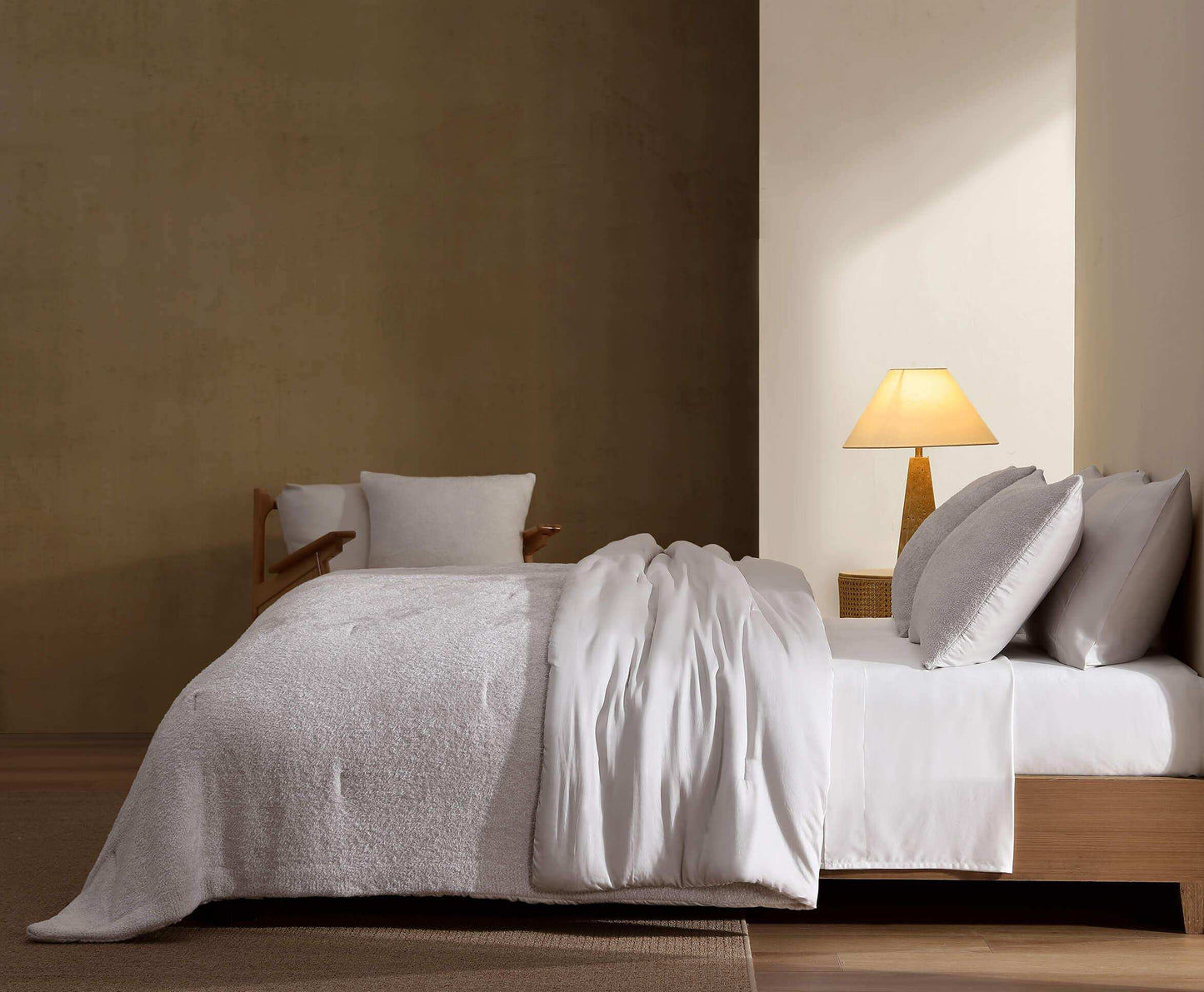 Cloud Silque Stitch Comforter