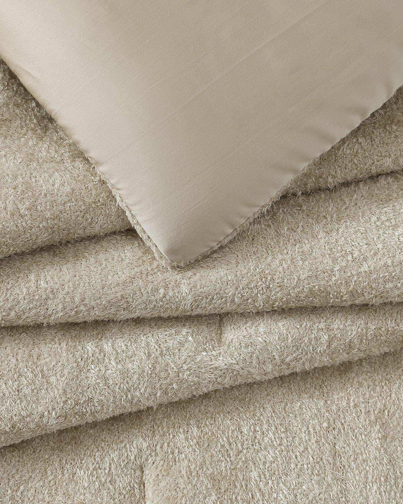 Cloud Silque Stitch Comforter