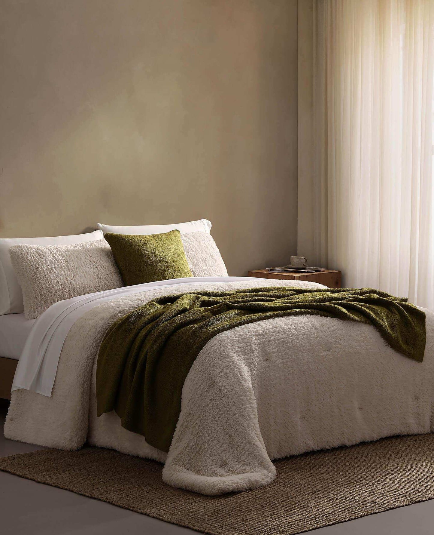 Breathable Faux Fur Comforter Bundle