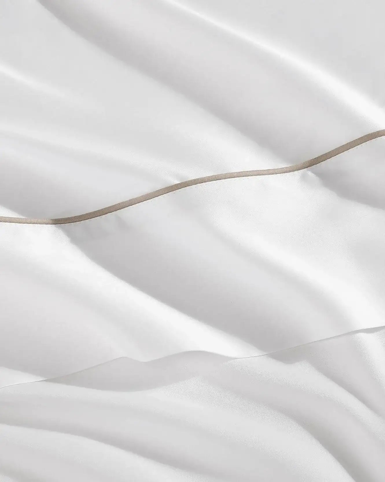 Lumière Luxe Top Sheet with Piping
