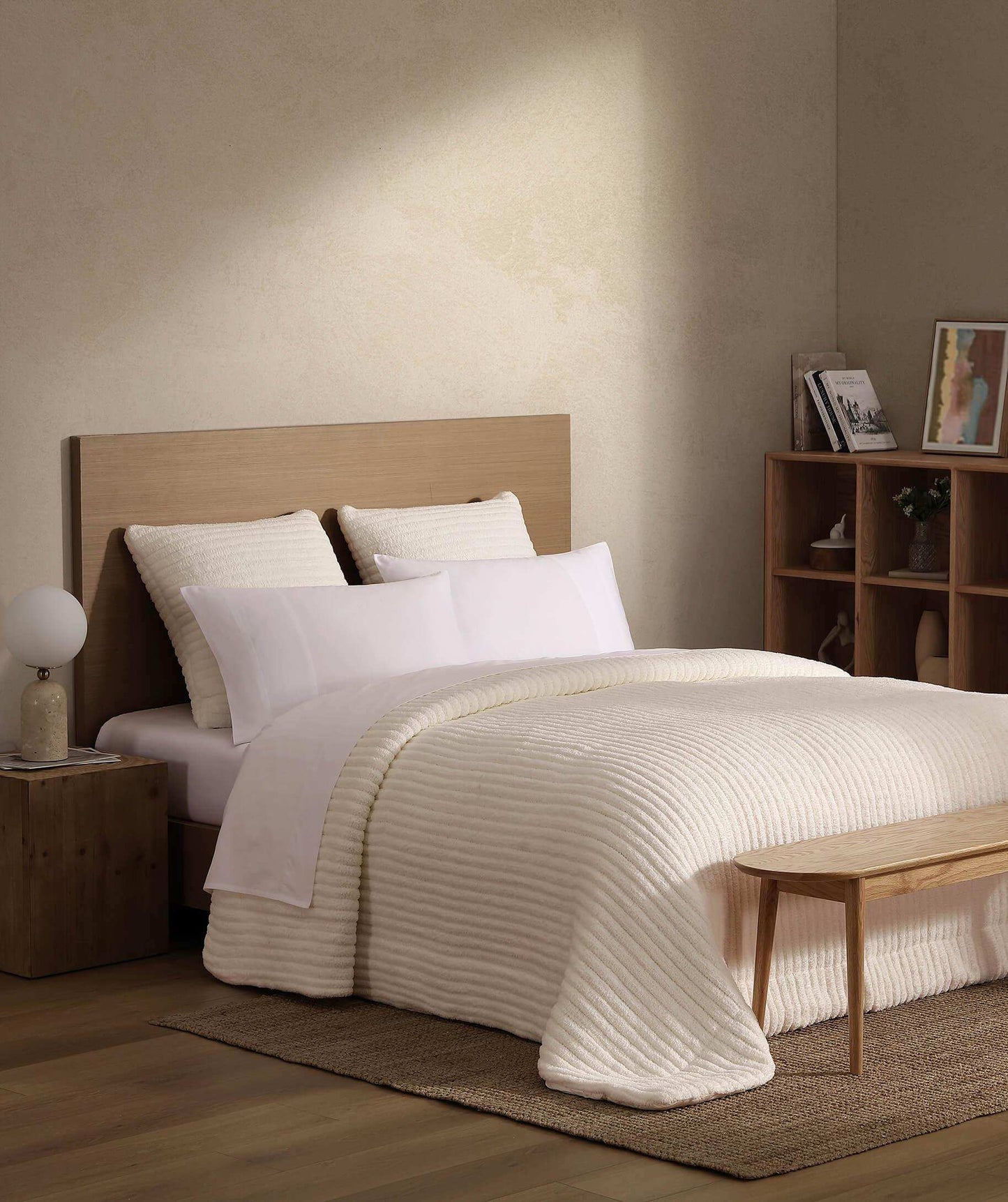 Snug Piped Comforter