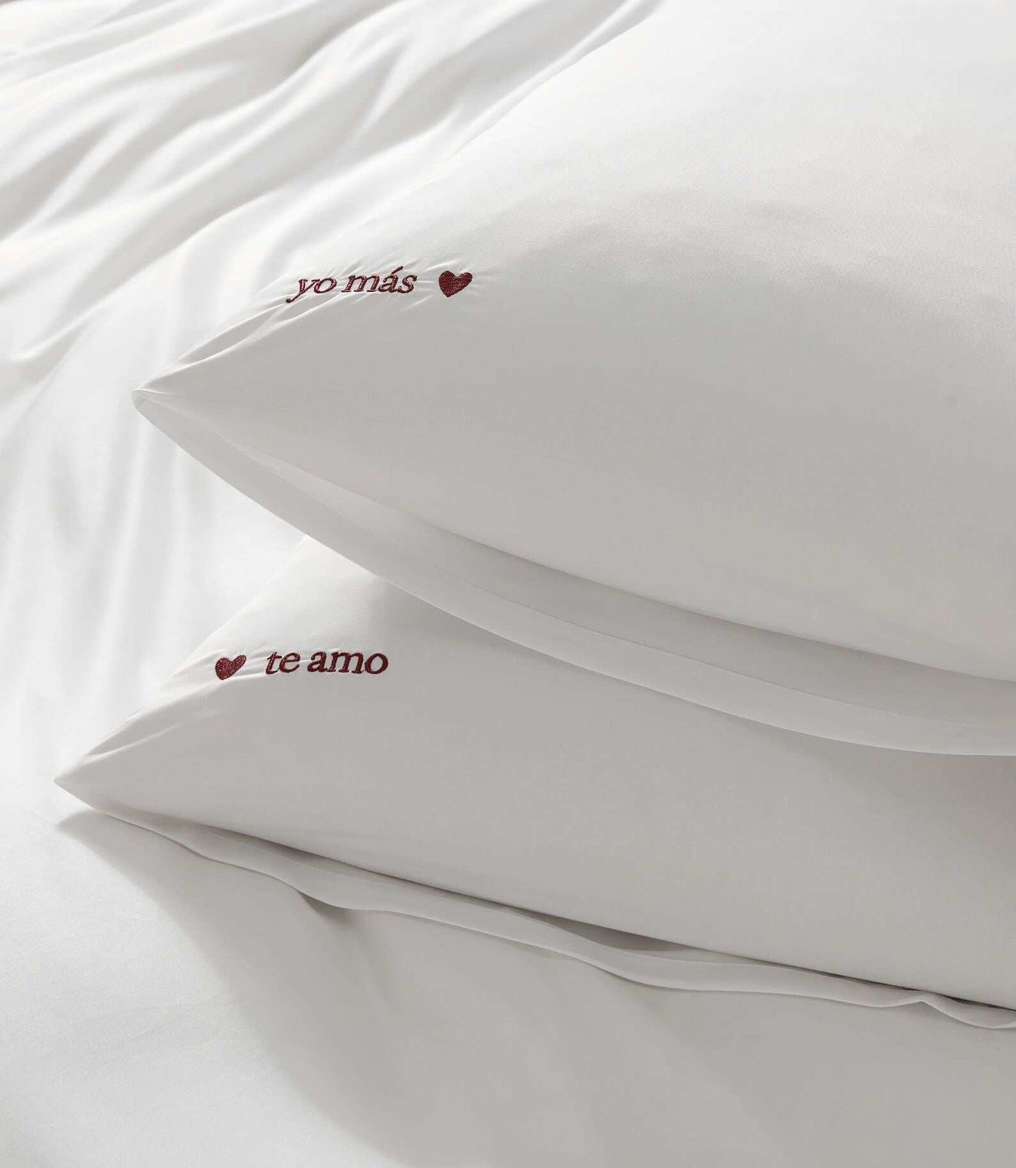 Te Amo Lumière Pillowcase Set