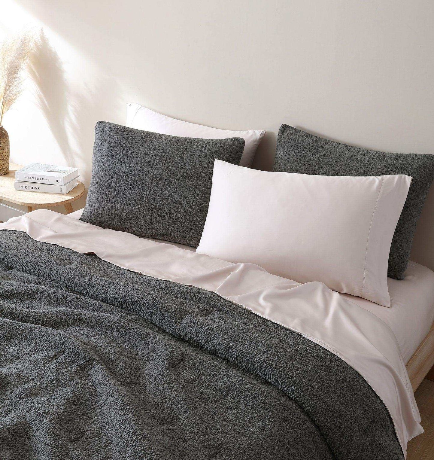 Snug + Lumière Sham Set