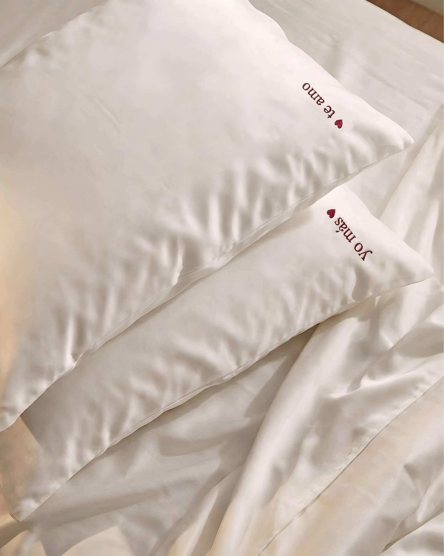 Te Amo Lumière Pillowcase Set