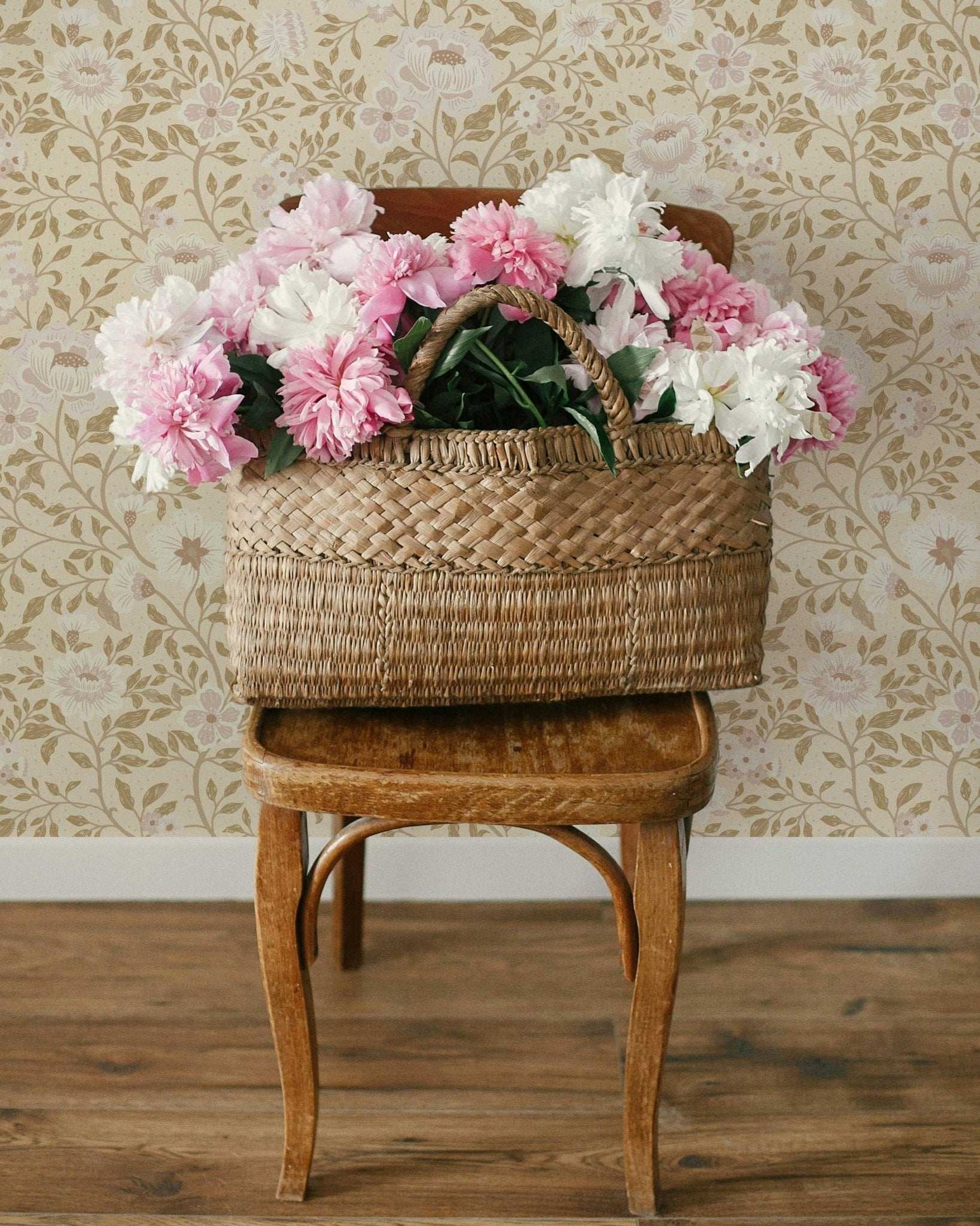 Annabelle Wallpaper in Antique Blush
