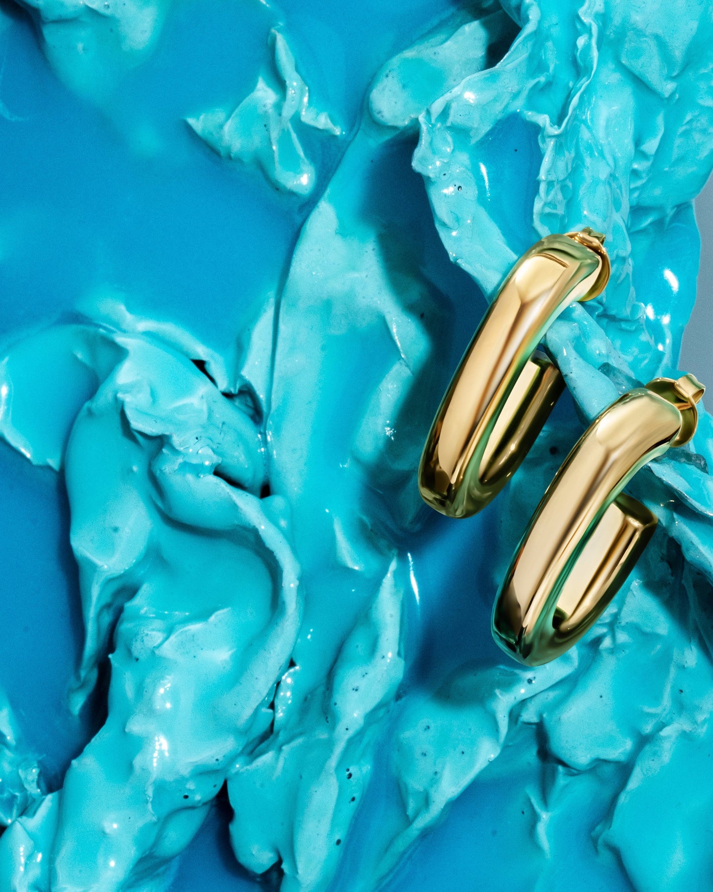 Mia Sculptural Oval Hoop Earrings