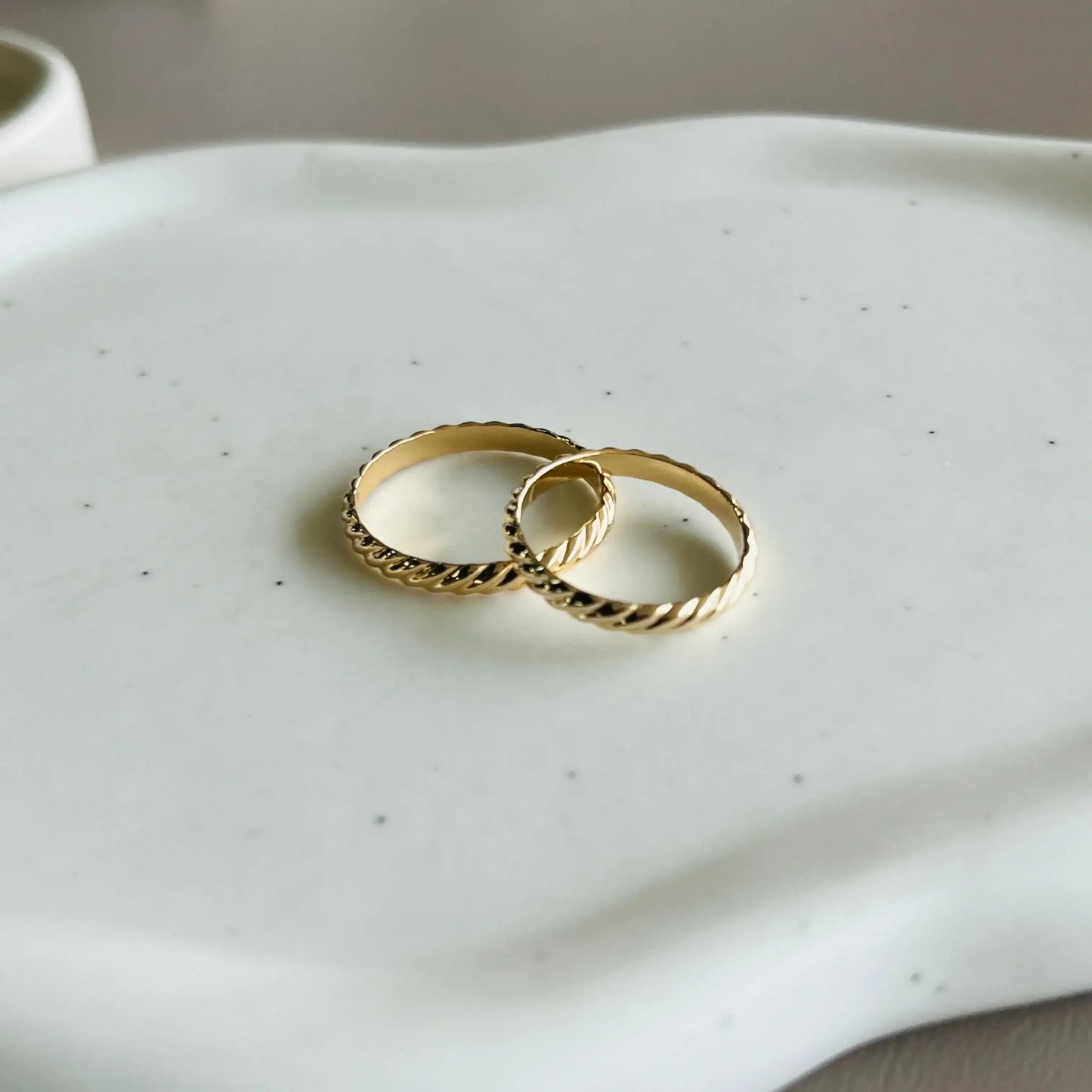 SHORE BAND RING