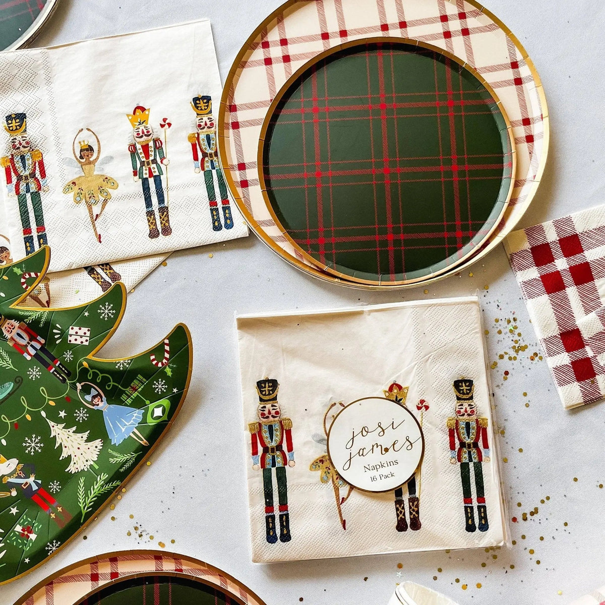 Red Plaid Christmas Paper Plates, Farmhouse (8 Pack)