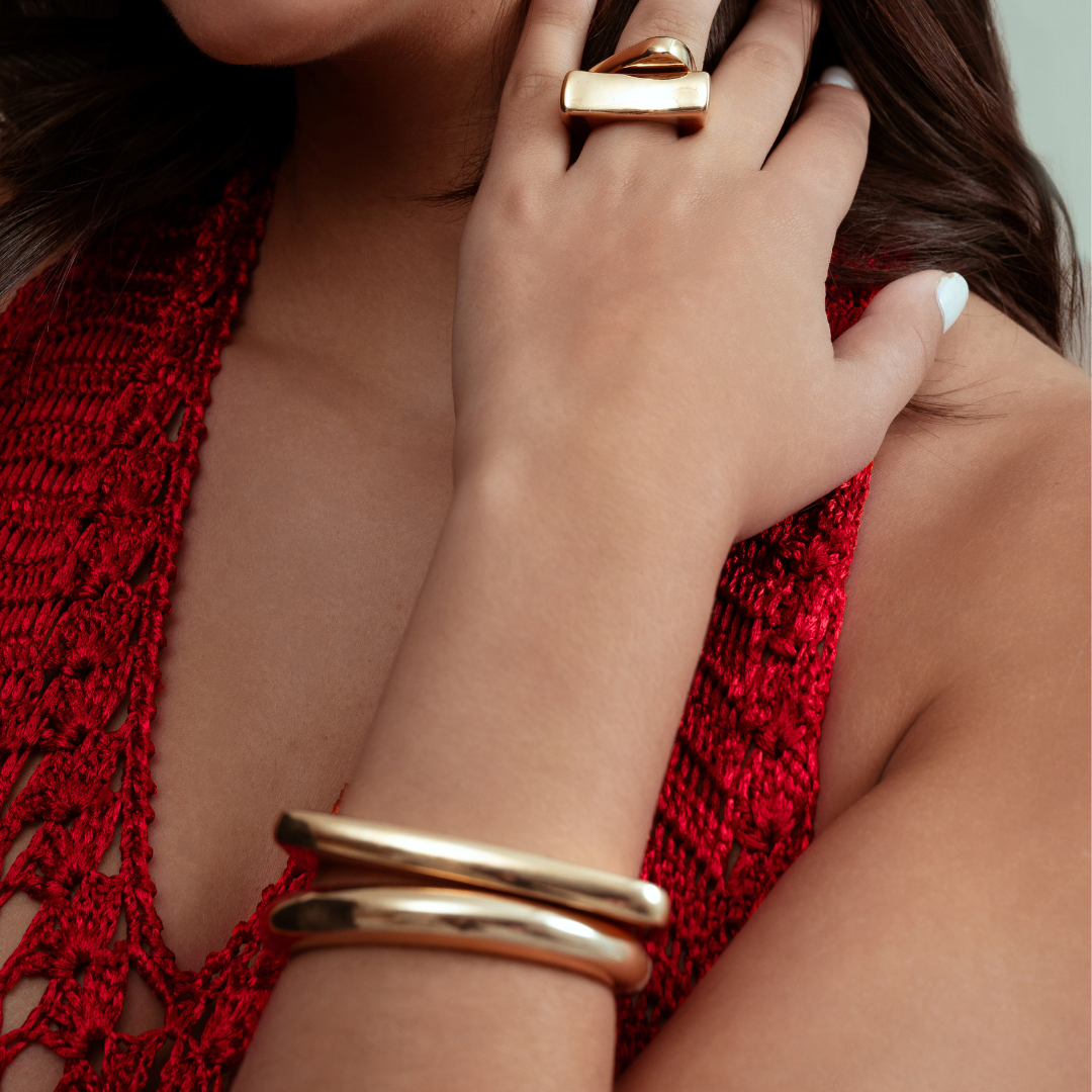 Luna Asymmetric Abstract Ring